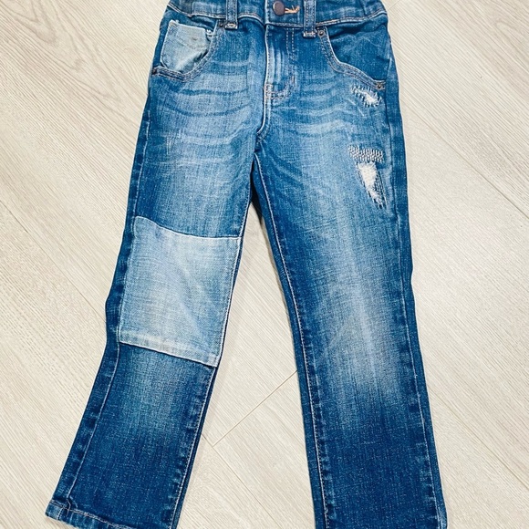 OshKosh Genuine Kids Skinny Fit Jeans 4T - Picture 1 of 9